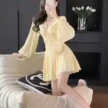 黄色 Vネック長袖ワンピース【フリル＆プリーツデザイン・夏用】