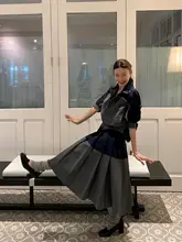 ビビッドカラーの九分袖ジャケット【秋用・女性用・ショート】とプリーツスカート（セットアップ対応）