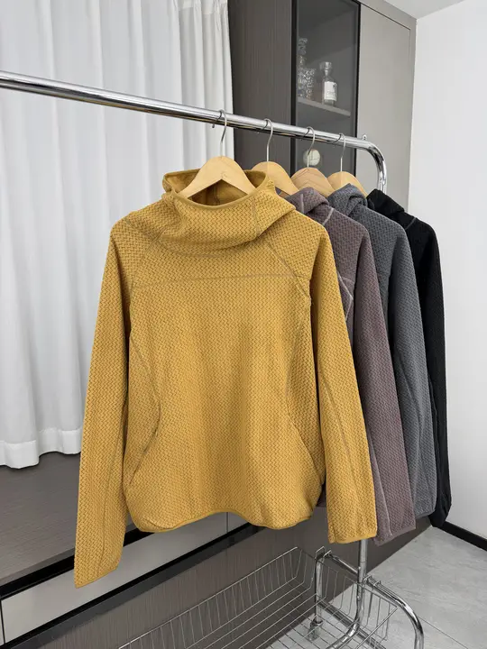 秋冬用 メンズフード付きハイネックプルオーバー【極上の柔らかさ・保温性・波浪模様】