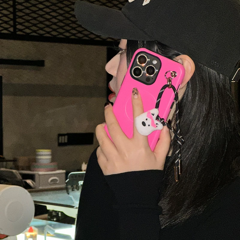 iPhone14 手帳型ケース おしゃれ と ストラップ付きケースの違いは？今こそ選ぶべき「磁吸付きかわいいケース」の真実