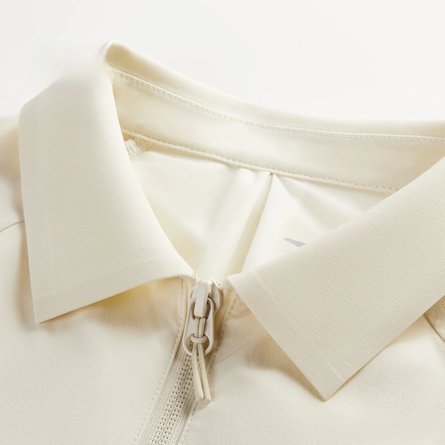 20℃に適した子供の服としての夏季用通気性ドレス：ANTA/安踏のフリル付きセットアップ対応モデル