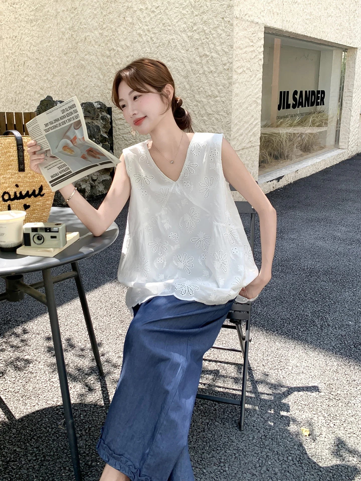 半袖コーデ レディースで失敗しない方法は？白レースタンクトップとワイドパンツの夏の日常を変える1セット