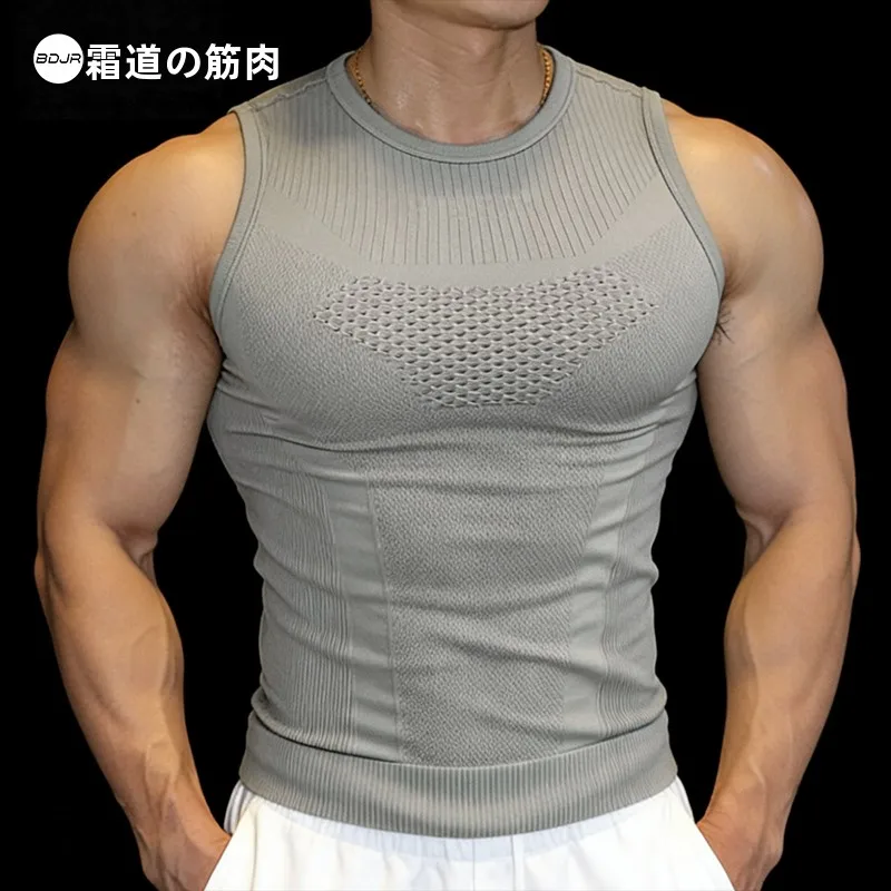 デニムジャケット コーデ 完全ガイド｜オフホワイト無地ジャケットで失敗しないスタイル
