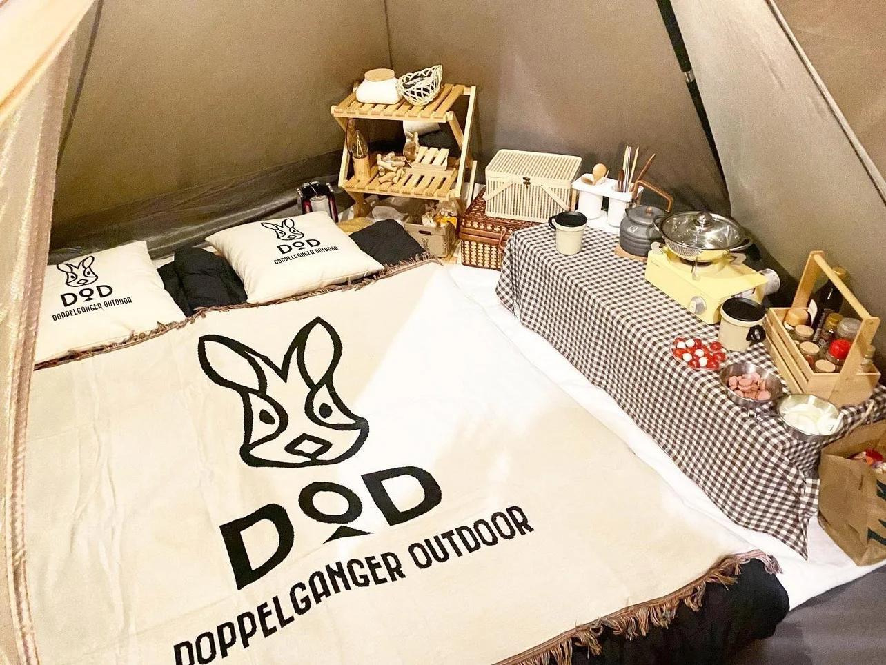 「DOD セール」で買えるキャンプアイテムは？キャンピングブランケットの選び方と実際の使い方