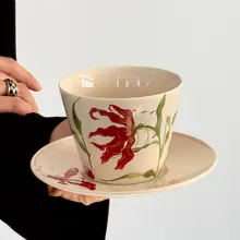 レトロな赤いカラン陶器製コーヒーカップ＆ソーサー【ラテアート・ハンドル付き・紅茶・ティータイム用】
