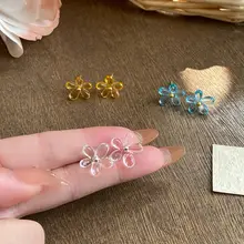 清涼感あるフラワーデザインのイヤリング【シンプル・コーディネートしやすい】