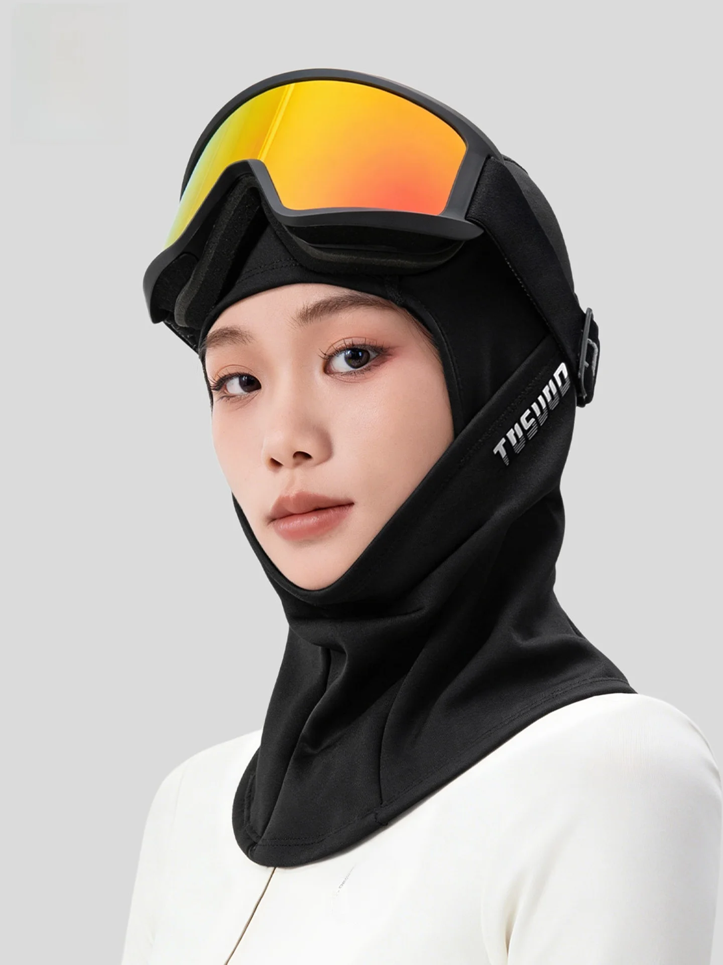 バイク用防寒ヘッドカバー：TOSUODの保温・滑り止め機能と秋冬対応の実用性