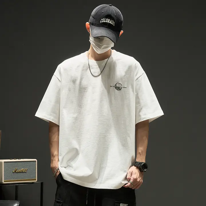 若者向けトレンドセンスのプリントTシャツ【ゆったりしたフィット・夏用・クルーネック】
