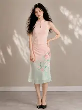 新中式デザインの立襟ノースリーブトップスと花柄シフォンスカート（セットアップ対応）