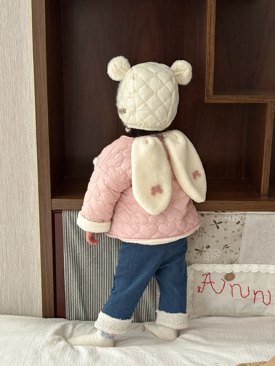 女の子用フワフワウサギデザイ  ン冬用コットンアウター：かわいい冬服の実用性と性能解析