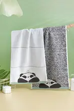 カートゥーンパンダデザインのコットン洗面タオル【吸水速乾・成人用】