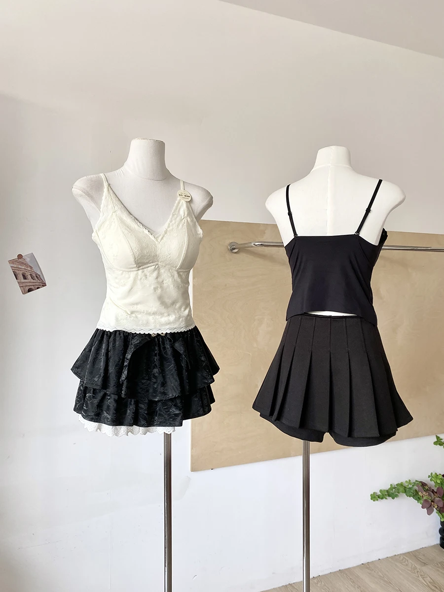 セカンドスキン 服とは？通勤風のスリムフィットキャミソールが提供する実用性と肌への影響