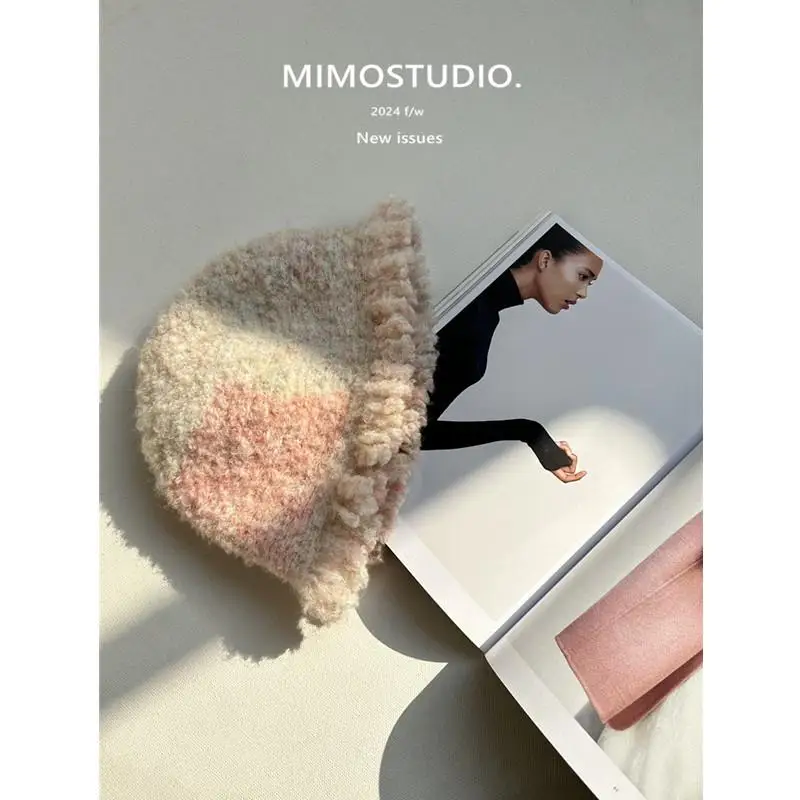 MIMO グラデーションカラーのファーニットキャップは冬の通勤やアウトドアで実用性を発揮するか