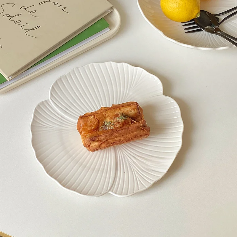 シンプルなフレンチスタイルの陶器製デザートプレート【ケーキ・アフタヌーンティー・パスタ用】