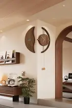 クリエイティブなチェリーウッド掛け時計【シンプルモダン・静音デザイン】