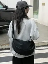 防水ナイロン製 ジャイ子型ショルダーバッグ【シンプル・カジュアル・通勤用】