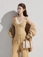 秋用Vネックカラーコンビニットカーディガン【ゆったりフィット・トレンドの絞りデザイン】とストレートロングパンツ（セットアップ対応）
