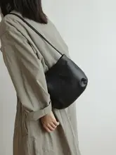 レトロ真皮サドルバッグ【ハンドバッグ・ショルダーバッグ・ハーフ円形デザイン】
