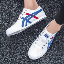 秋季新作 スリッポンタイプ 通気性のあるカジュアルシューズ【柔らかいソール・キャンバス地・若者向け】