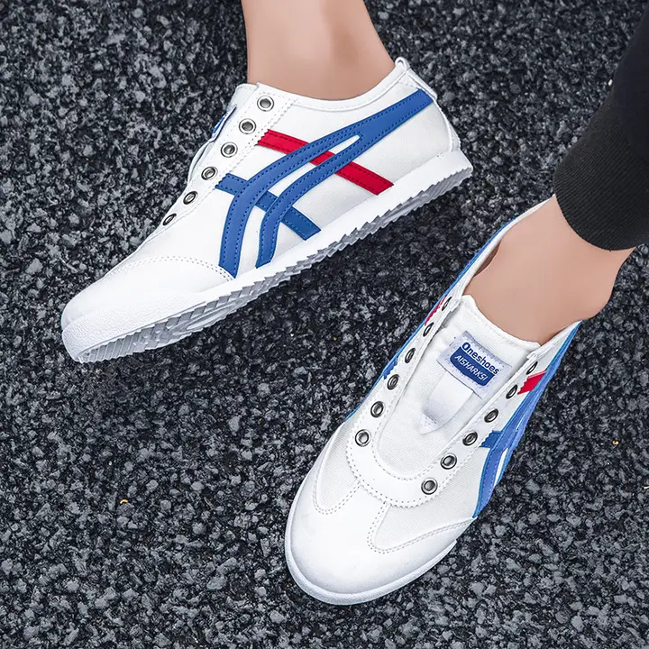 秋季新作 スリッポンタイプ 通気性のあるカジュアルシューズ【柔らかいソール・キャンバス地・若者向け】