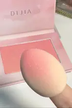 手指用ミニファンデーションスポンジ【気軽に持てる小型・隅まで塗りやすいデザイン】