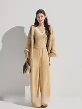 秋用Vネックカラーコンビニットカーディガン【ゆったりフィット・トレンドの絞りデザイン】とストレートロングパンツ（セットアップ対応）