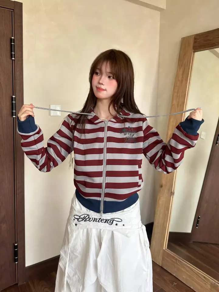 アメリカンヴィンテージストリート風 ボーダー柄フード付きパーカー【ショート丈・ゆったりシルエット】