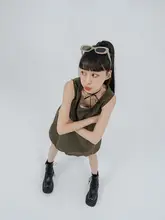 シンプルデザインの背中紐付きキャミソール風短丈ワンピース（セットアップ対応）