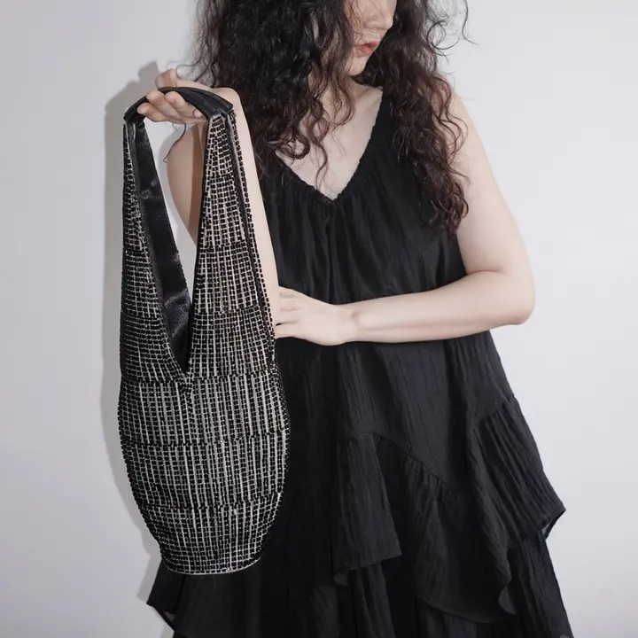 手作りビーズ刺繍のバケツ型トートバッグ【ハンドバッグ・ショルダーバッグ・おしゃれな贈り物】