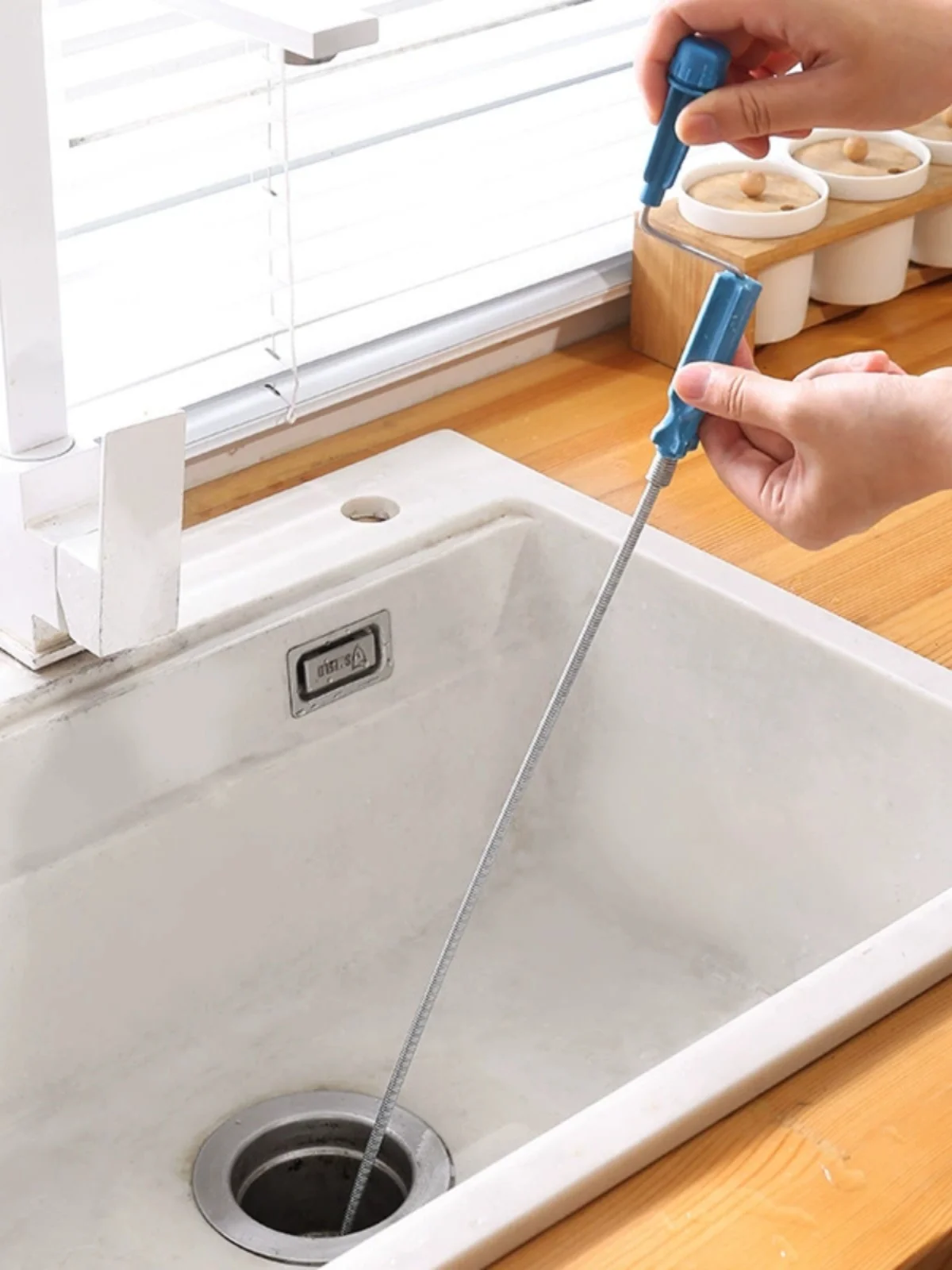 トイレ詰まりに悩むあなたに、激安で実用的な解消法は？