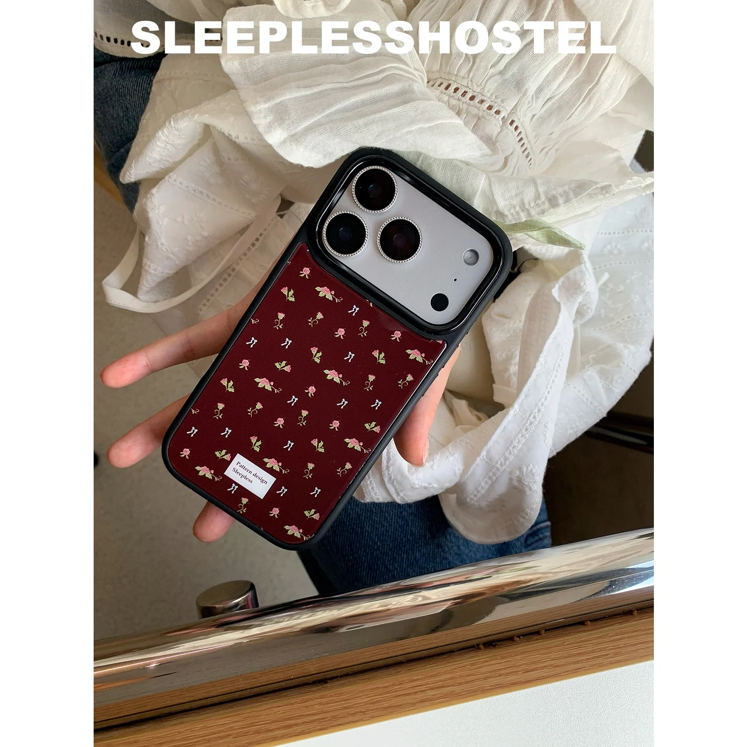 iPhoneのカメラを守るための「高級彫刻デザイン保護フィルム」は、本当に必要なのか？