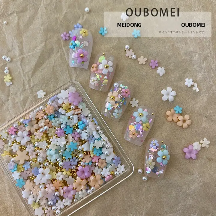 ネイルデコレーション 彩色の五弁花とパール・スチールビーズの混合デザイン【夏用】