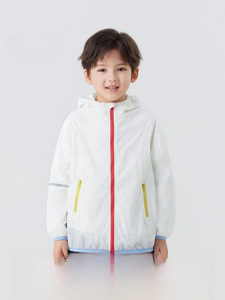 アウトドア製品で子どもを守るには？子  供用薄手フード付きアウターの選び方と実際の使い方