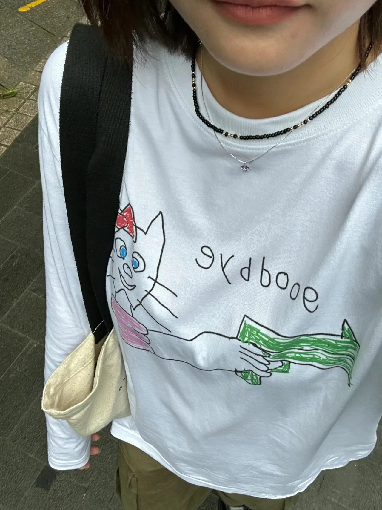 アメリカンカレッジ風コットン長袖Tシャツ：非公式グッズの信頼性と実用性を検証