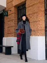 重厚感のあるウールカシミヤ二重面仕立てのダブルブレストコート【クラシックデザイン・ミドル丈・テーラード襟】