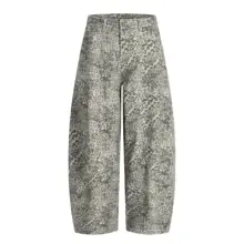 デニムパンツ レディース 豹柄 ウォッシュ加工 アメリカン風 オーバーサイズ カーブドシルエット 着痩せ フルレングス クール 「JUNECUT」