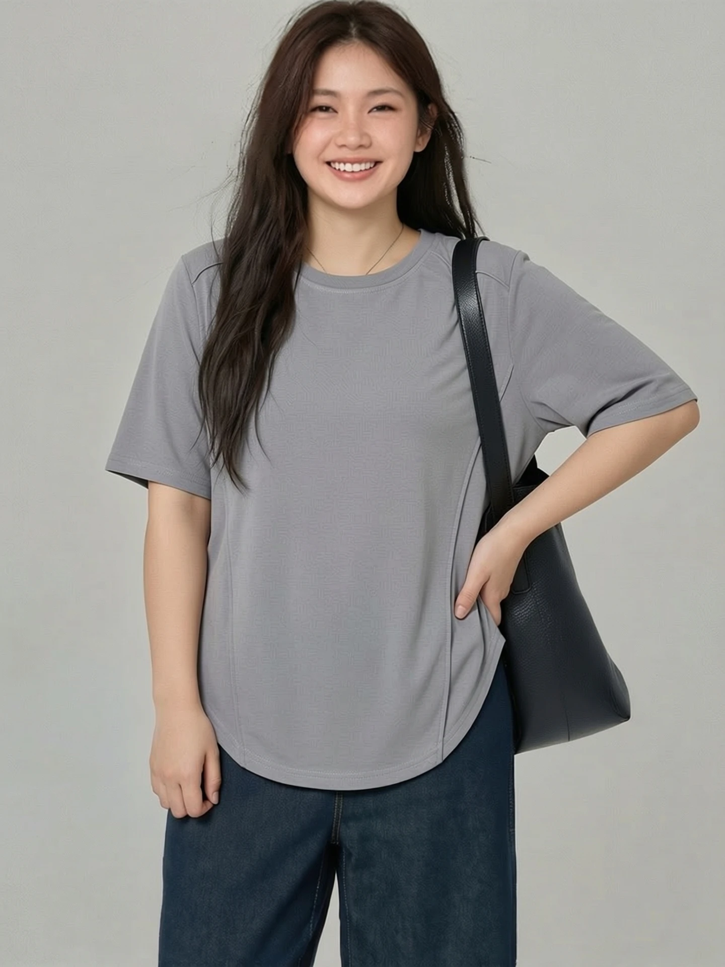 夏の重ね着に欠かせないTシャツは、どう選ぶ？