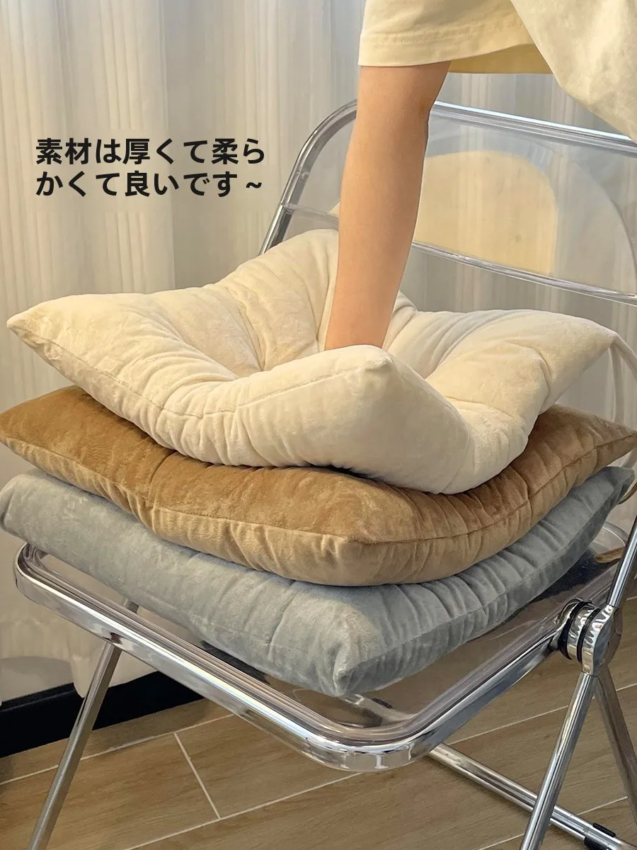 冬用チェアクッション：毛足の長い加厚タイプで快適な座り心地を実現