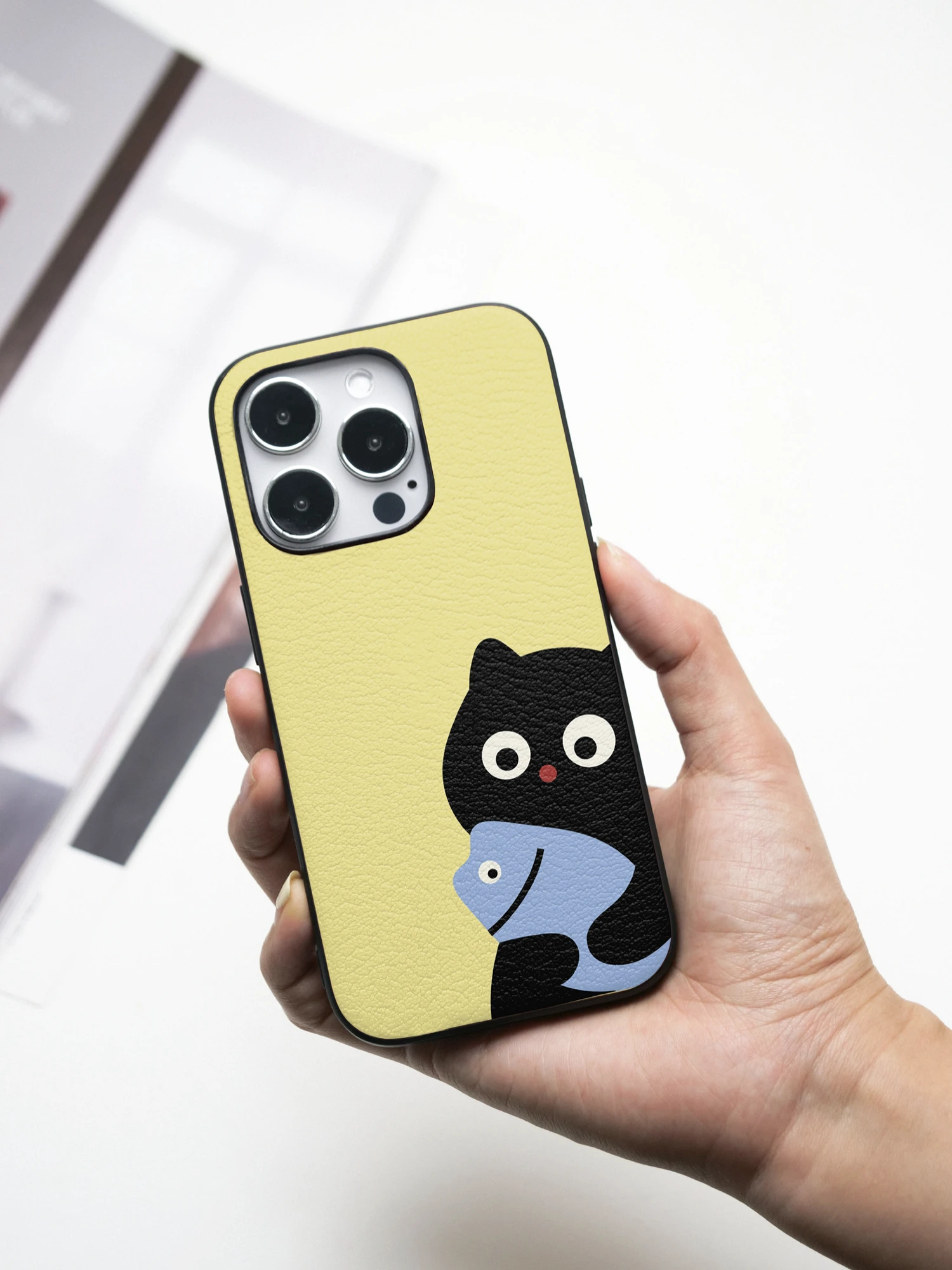 スマホケース 動物を選ぶときに迷う？その理由と、今人気の「かわいい猫デザイン」ケースの真実を解説