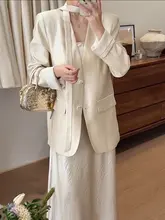 したデザインの白無地 ノーカラージャケット【春秋用・ゆったりシルエット】