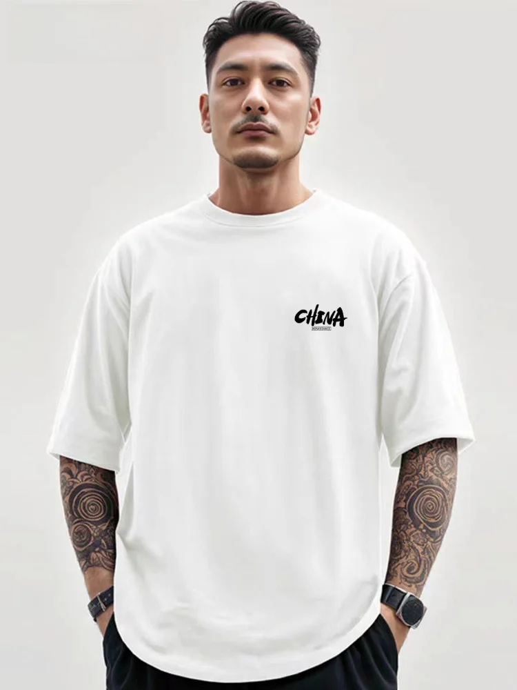 白Tシャツ 似合う 男 にぴったりな5選：なぜシンプルな白が今、男性のファッションを支えているのか？