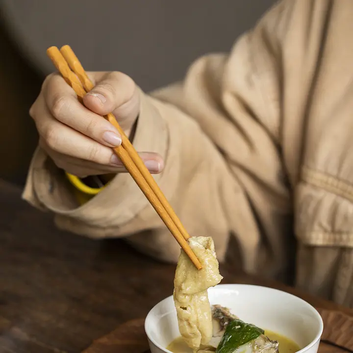 子供用滑り止め付き高級木製箸【高温に耐え、シンプルなデザイン】