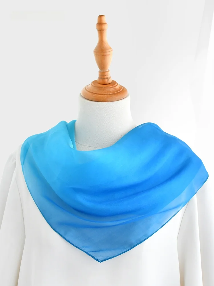 清涼感あふれる湖の青 真 silk スカーフ ギフトボックス 2026円で女性に贈るおしゃれなプレゼント