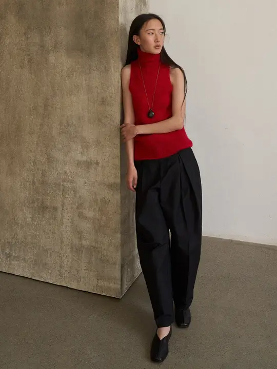 シンプルカジュアルな立体プリーツワイドパンツ【ゆったりフィット・スタイル】（セットアップ対応）