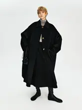 ウールとカシミヤのダブルフェイスコート【クラシックなピーコート・金ボタン付き・洗練されたデザイン】