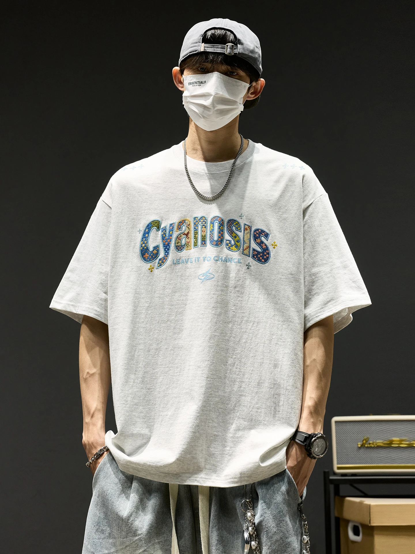 tシャツ 刺繍 ワンポイント どう選ぶ？美式風のシンプルなデザインが今、大人の日常を彩る