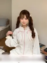 春秋向けピンクドットフード付きスウェットシャツとケーキスカートのコーディネート（セットアップ対応）