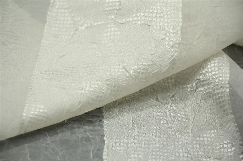 leinwande：落ち感のある半透明な米白色ストライプ模様の裏地付きシフォン生地【漢服ドレス用】の実際の使い方と性能解析