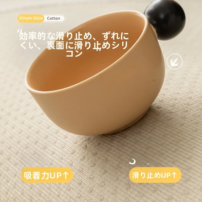 ソファーに置くクッションをどう選ぶ？高級感と実用性のバランスを取るための選び方