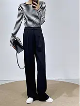 シンプルなブラックパンツ【ストレートシルエット・女性用・高級感あるカジュアルスタイル】